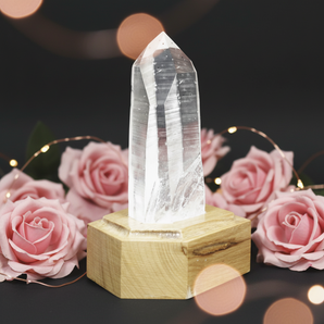 Lemurian Quartz with Channeling Face Point (521g) on Wooden Stand – Clarity, Guidance & Light‑Code Activation - Heavenly Crystals Online